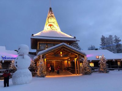 Aéroport en Laponie porte d'entrée vers un paysage hivernal féérique